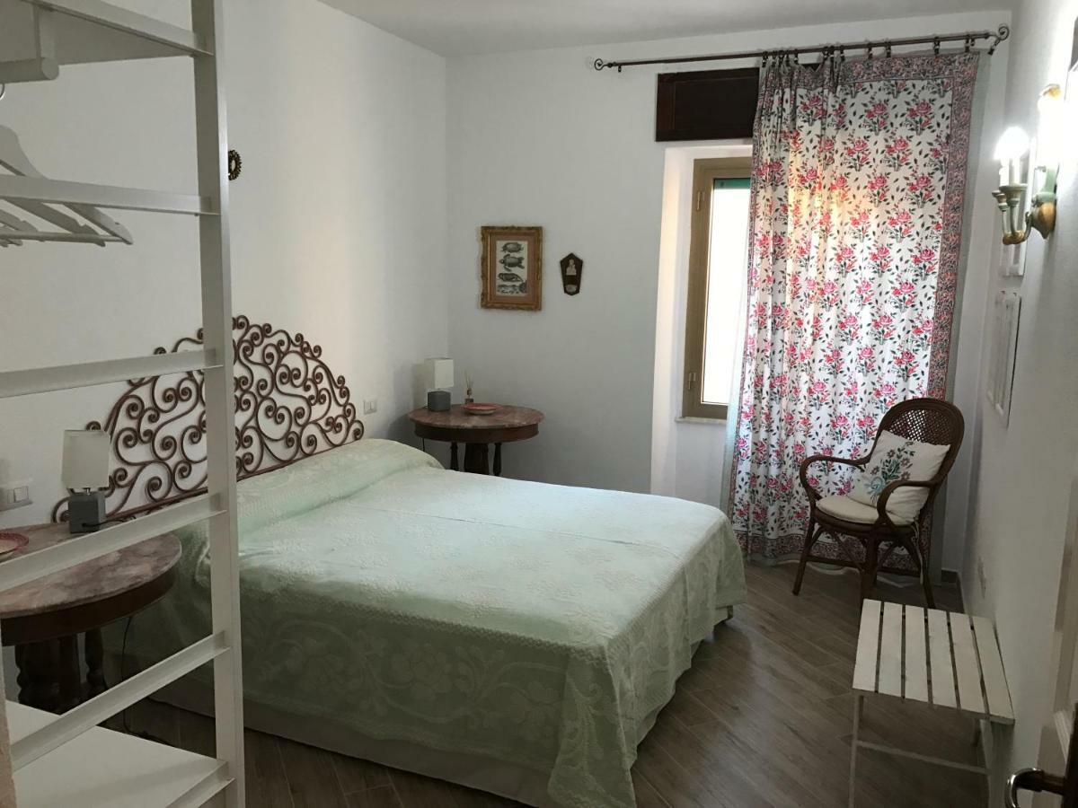 Le 25 Tartarughe Bed and Breakfast Santa Teresa Gallura Exteriör bild