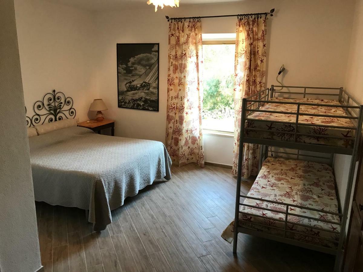 Le 25 Tartarughe Bed and Breakfast Santa Teresa Gallura Exteriör bild